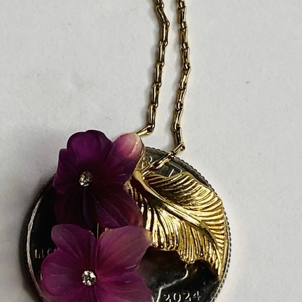 Dior Frosted Flower Necklace - Picture 9 of 9
